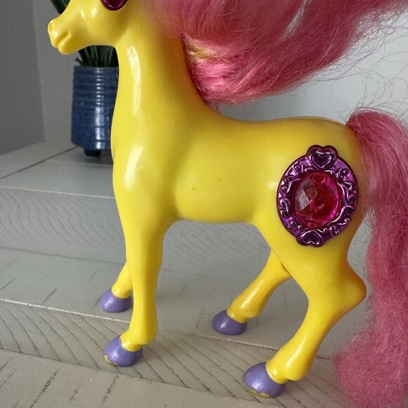 MGA Magic Touch Pony Crystalia Yellow Horse Gems Jewels NOT WORKING Vintage 1996 - Picture 4 of 11